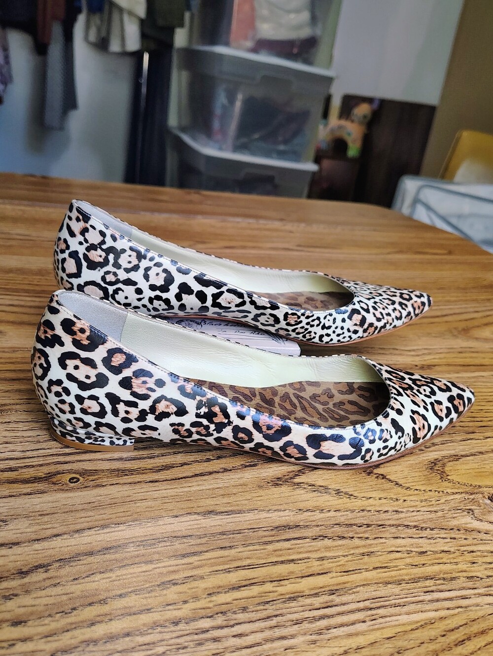 Manolo Blahnik Leather Pointed-Toe Leopard Print Women's Flats Beige Black 36½. - Picture 6 of 15